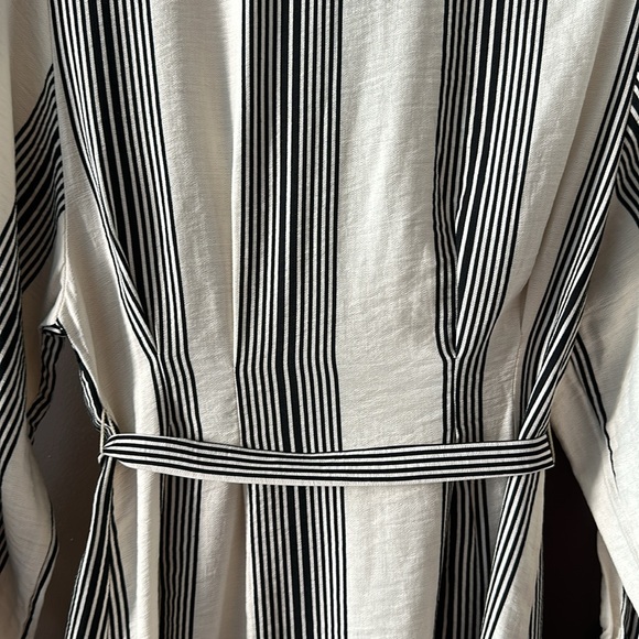 H&M belted short Striped Black and off White Shirt Dress sz small NEW - Picture 8 of 10